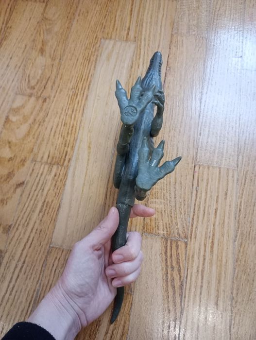 Dinozaur firmy hasbro