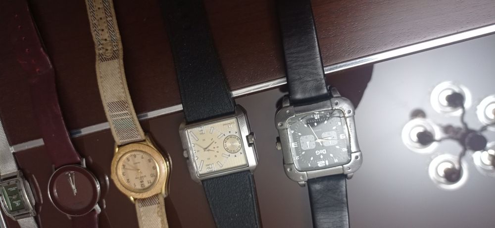 5 relojos todos a funcionar