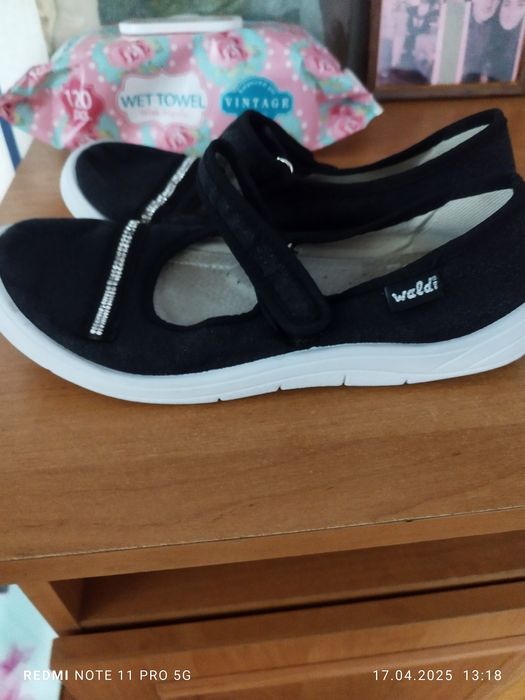 Продам взуття  макасіни