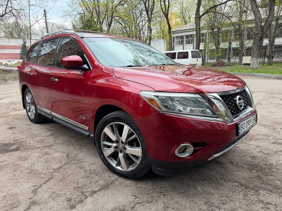Nissan Pathfinder 2.5 гибрид  (R52)