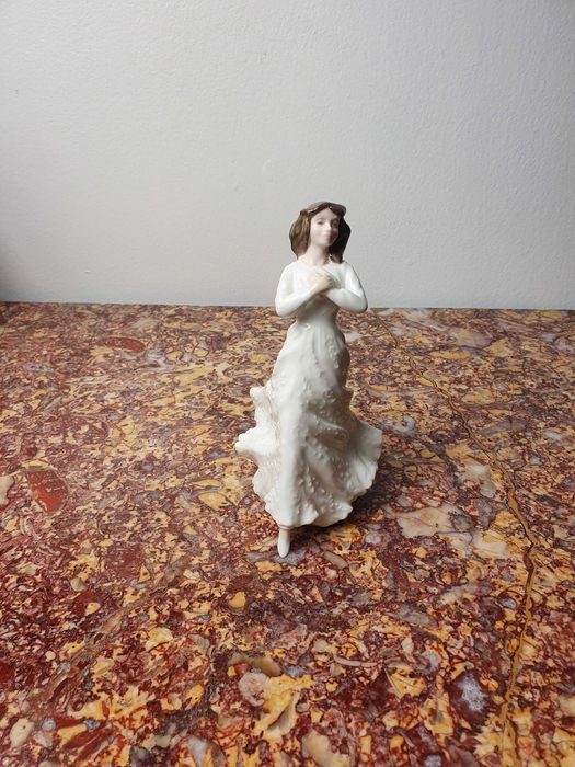 Figurka Porcelana Royal Doulton "FORGET ME NOT" HN3388 14 cm