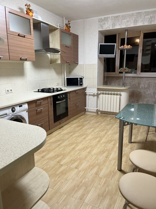 2-комнатная с евроремонтом на Заболотного - Сахарова!