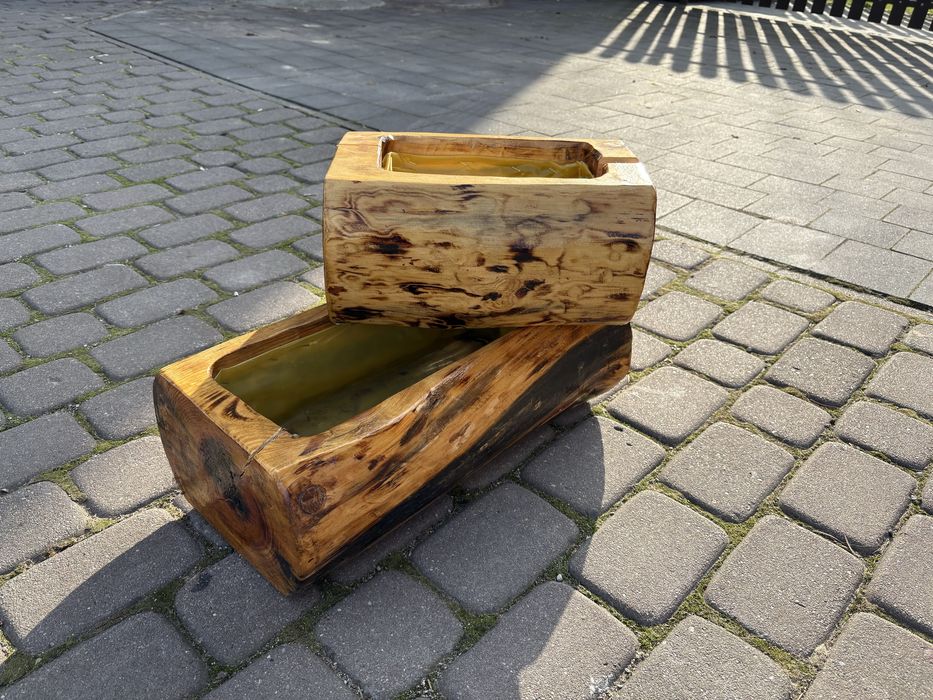 Drewniana donica na kwiaty