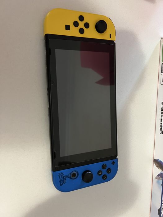 Nintendo Switch (Fortnite Edition)