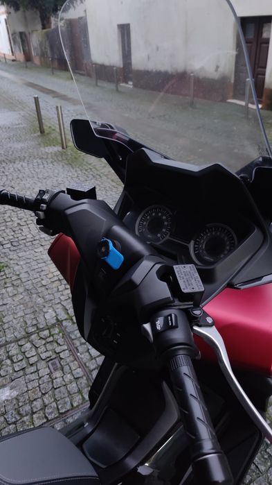 Honda Forza 125, impecável