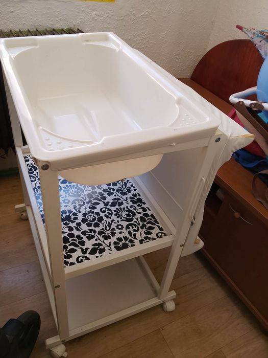 Oddam przewijak z wanienką