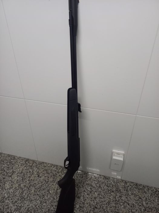 Arma de  pressão  da marca Gamo  de cano inteiro