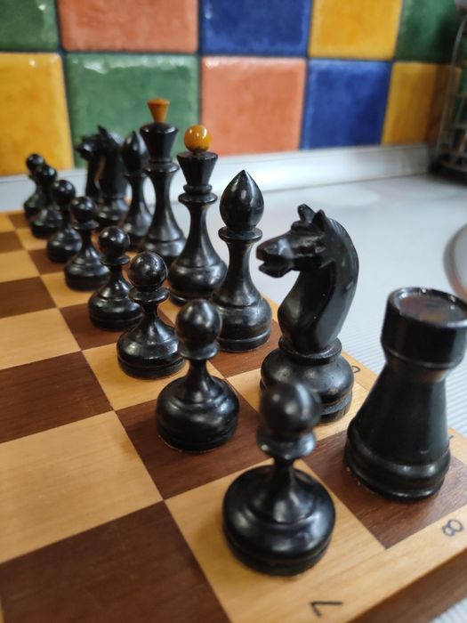 Игровой набор деревянные резные шахматы 60 годов