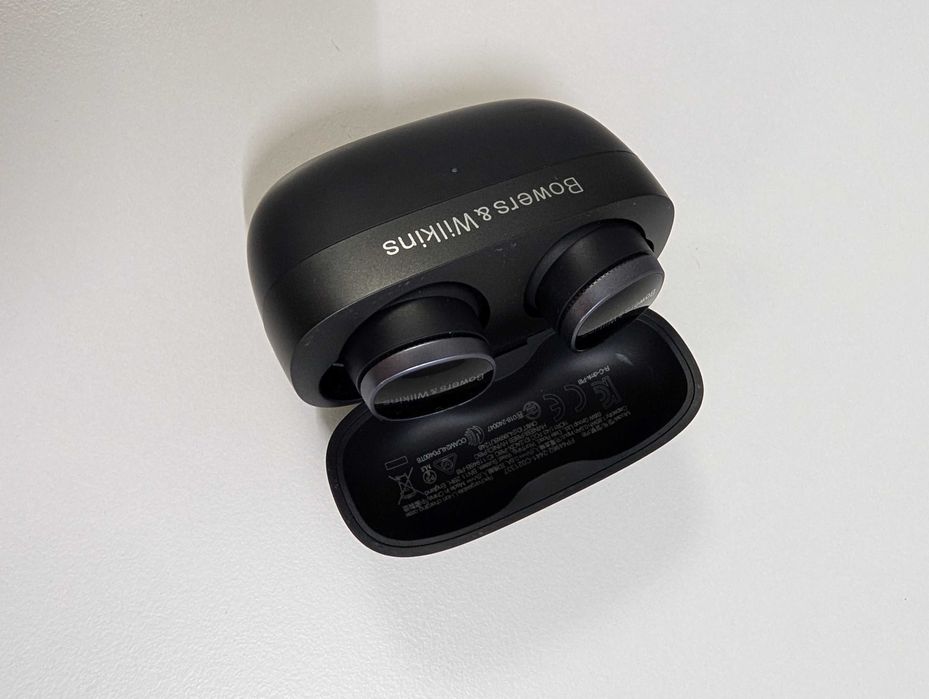 Bowers & Wilkins Pi8