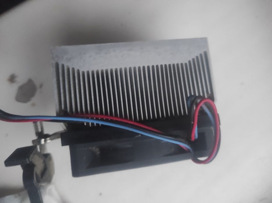 Продам AMD за 200