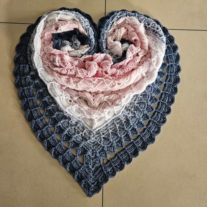 Chusta robiona ręcznie na szydełku rękodzieło Handmade