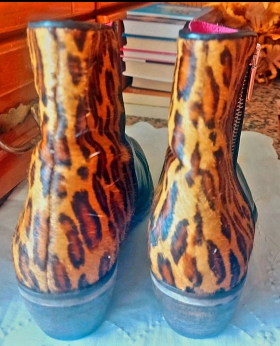 Botas muito bonitas em pele jenuina