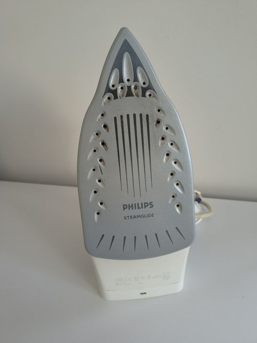 Праска Philips  GC2810