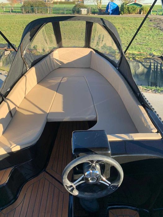 Łódź łódka turystyczna Wile 470