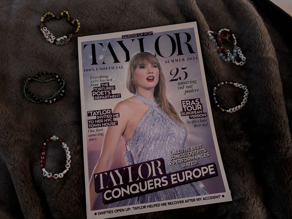 gazeta Taylor Swift + bransoletki i naklejki