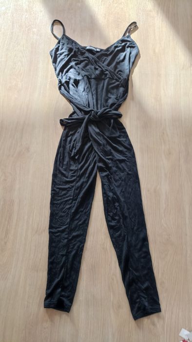 Nowy kombinezon Prettylittlething z wadą rozmiar 38