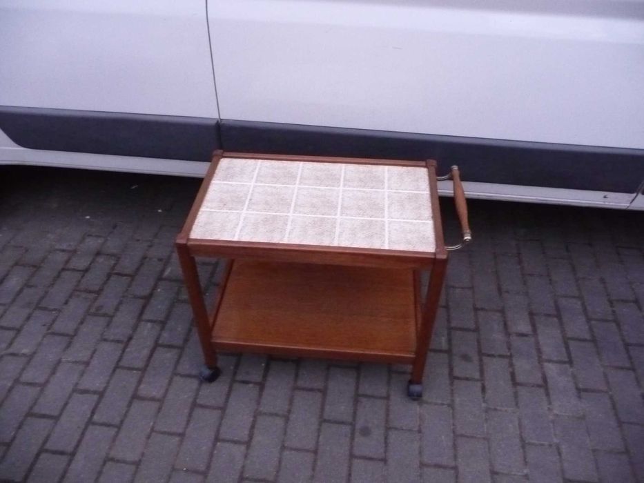 Barek stolik na kółkach