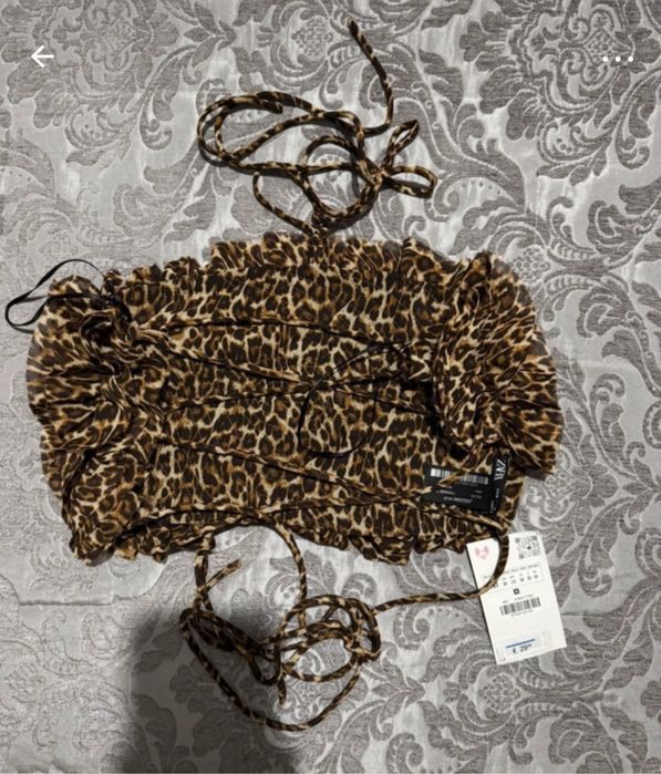 Top  bandeau leopardo da Zara.
