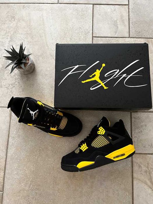 Nike Air Jordan 4 Retro Thunder Rozmiar 43