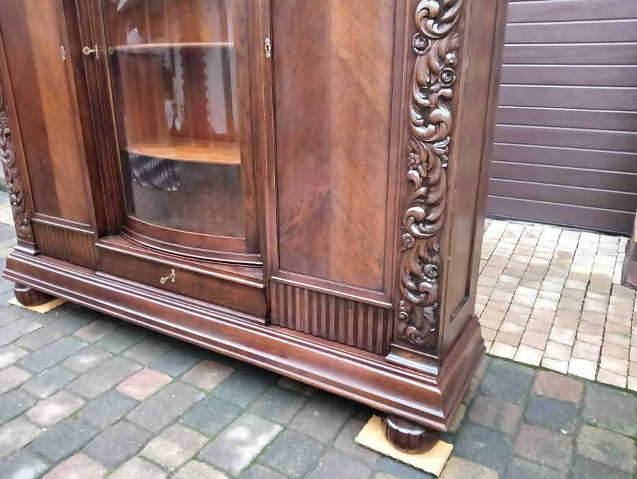 Biblioteka antyk zdobiony gabinet po renowacji