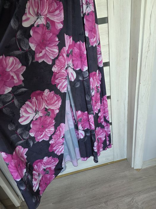 Piękna sukienka w kwiaty rozmiar XL