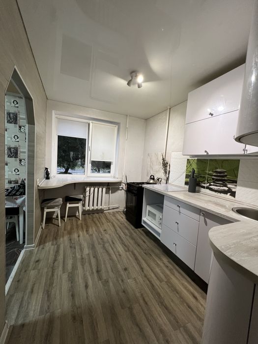 Здам 2-х кімнатну на короткий термін