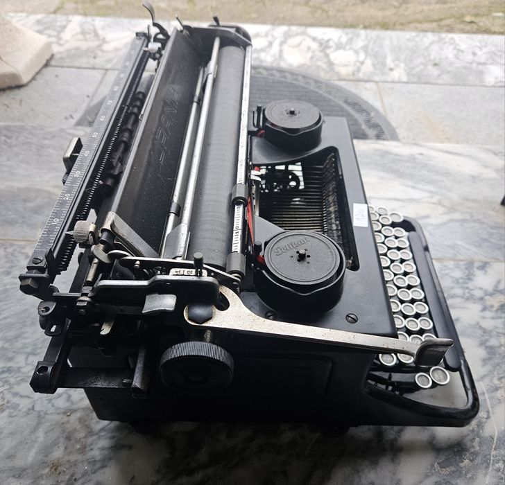 Máquina de escrever Urania