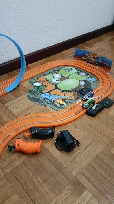 Pista Hotwheels (Dino)