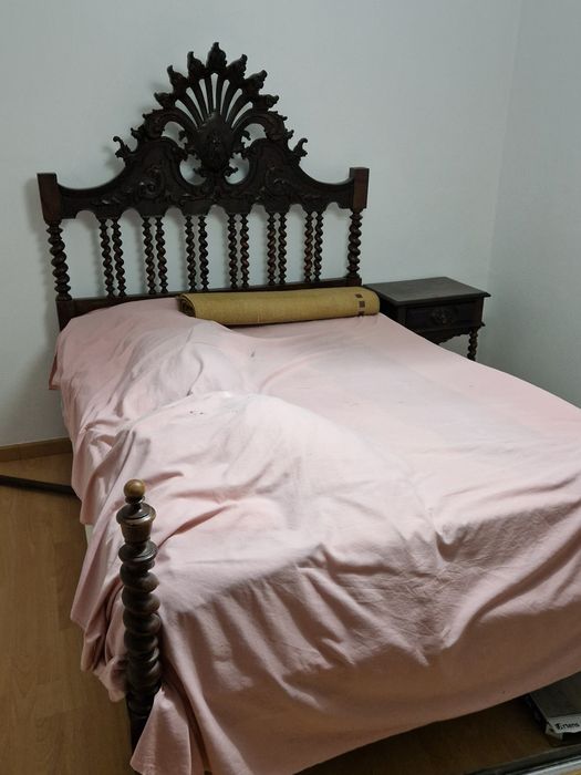 Vendo mobilia de quarto antiga