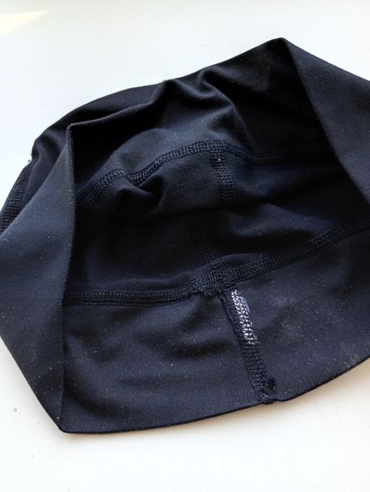 Продам  спортивную шапочку.