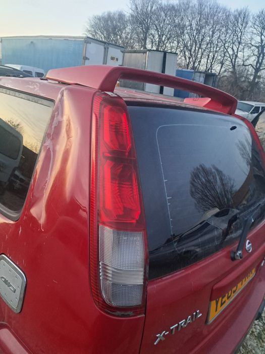Ляда Кляпа в зборі Кришка багажника Nissan X-Trail T30 02-07