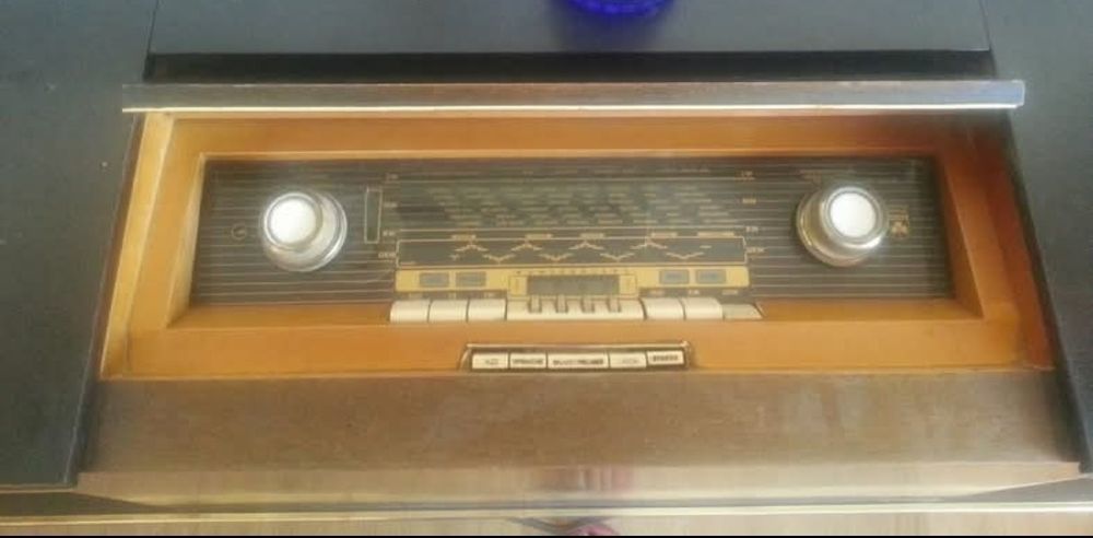 Radio Aparador anos 50