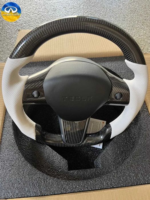 Рулевое колесо Tesla Model Y/3 из углеродного волокна