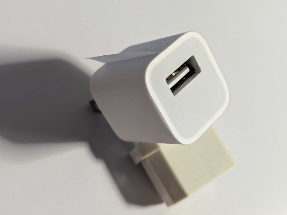 Apple 5 w вт з комлпекту новий Кубік зарядка usb A для айпада / айфона