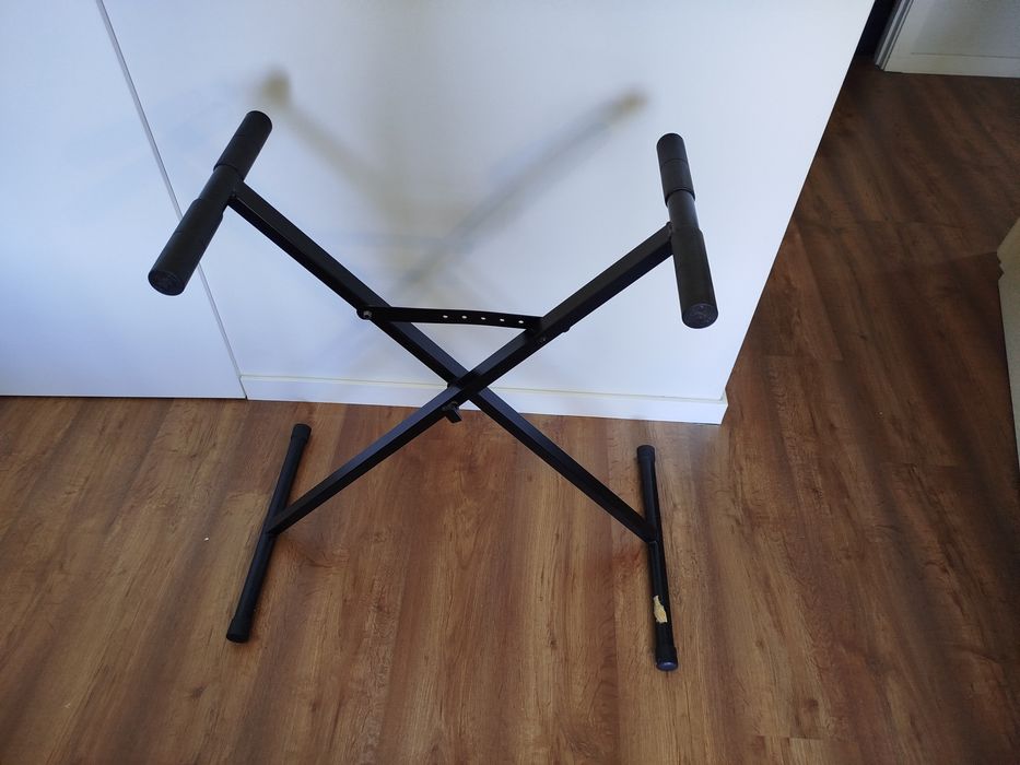 Teclado que precisa de arranjo + suporte