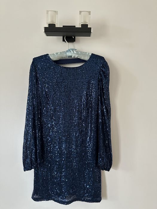 Продам  нарядное платье в пацетках