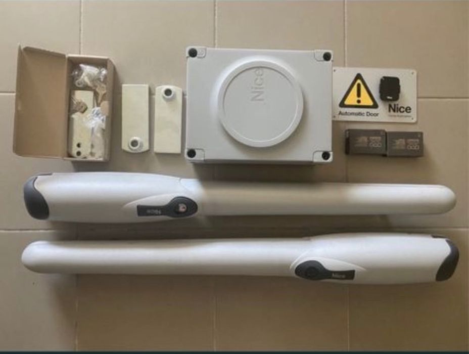 Автоматика для розпашних воріт nice