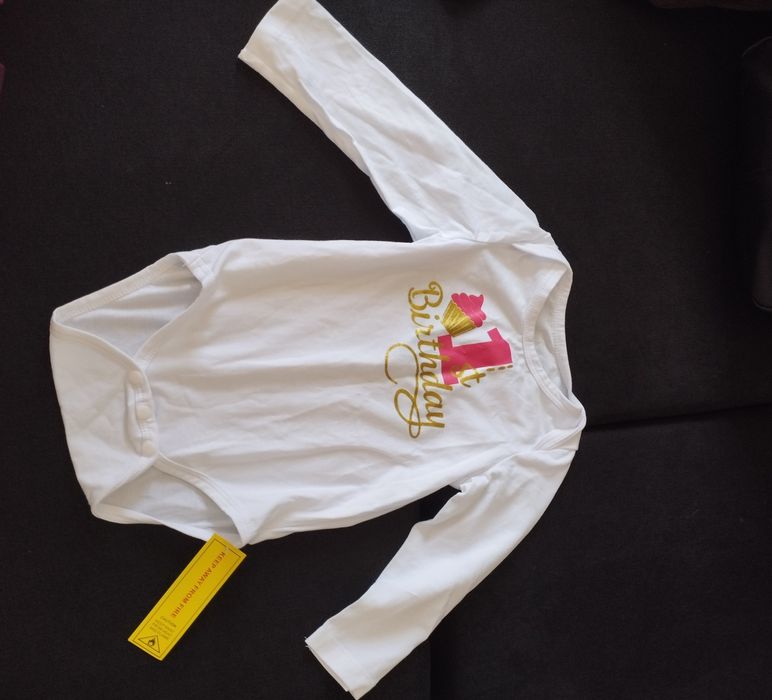 Roupinha de bebê para festa de aniversário de um ano