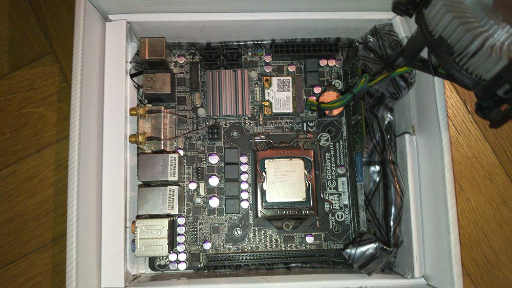 Płyta Mini Itx Gigabyte GA-Z87N-WIFI + i5-4440 + 16GB DRR3 antena