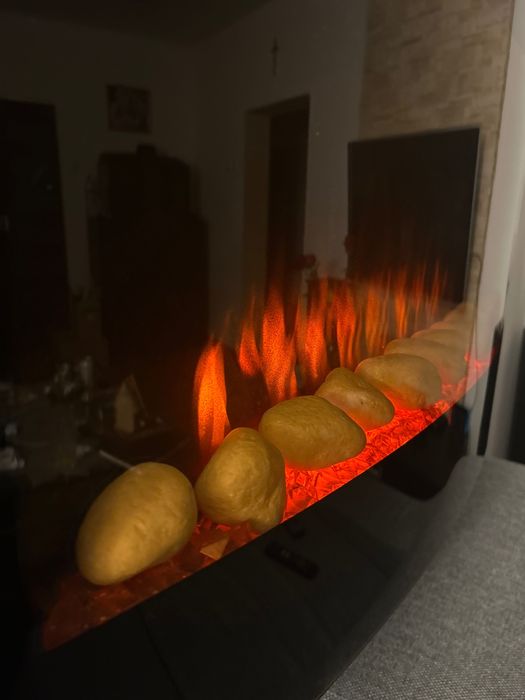 Kominek elektryczny ścienny Blyss do powieszenia