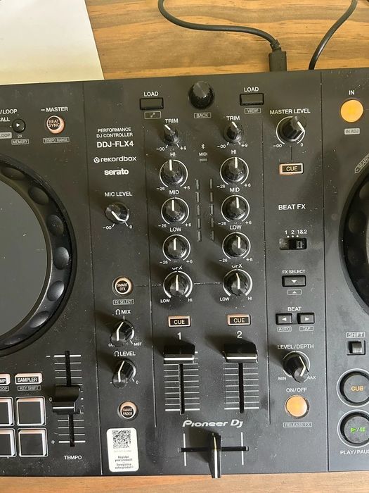 Controladora Pioneer DDJ-FLX4
