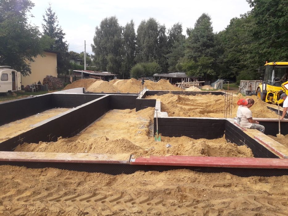 Usługi koparko-ładowarką