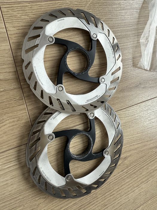 Tarcze hamulcowe shimano rt-cl800 160mm 2 szt