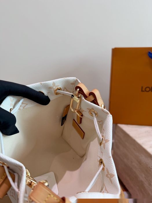 Жіноча сумка-відро LOUIS VUITTON 17x15