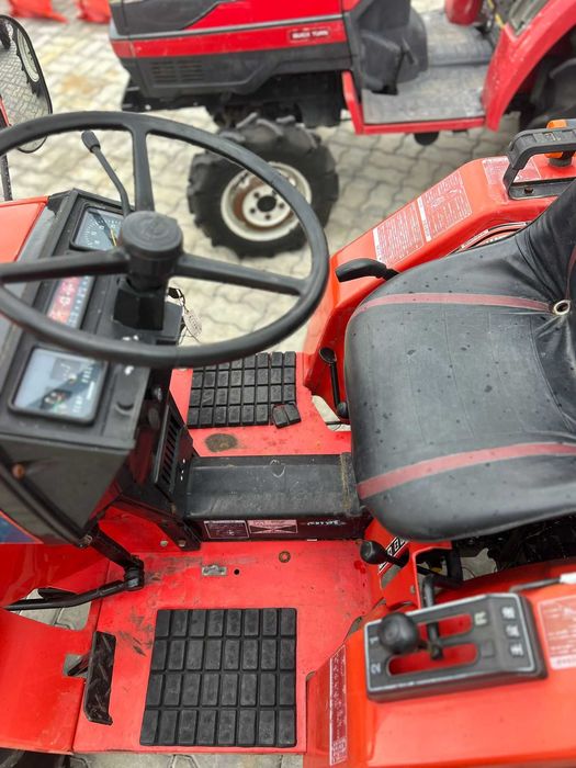 YANMAR F15D Imaculado