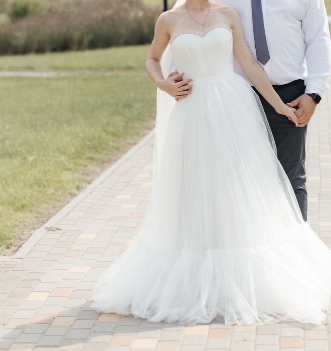 Продам весільну сукню