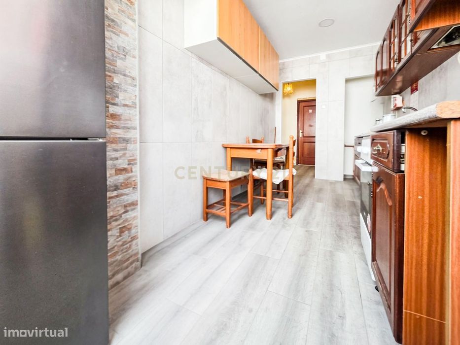 Apartamento T1 com Varanda em Localização Central
