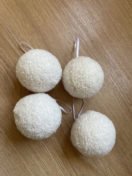4 bolas para árvore de natal, efeito neve