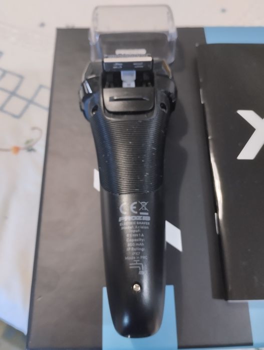 Máquina de barbear elétrica Xcision Prozis como nova