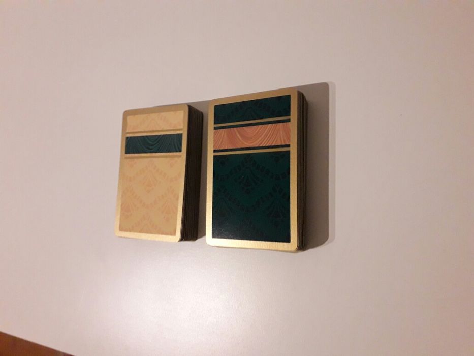 Dois baralhos de cartas